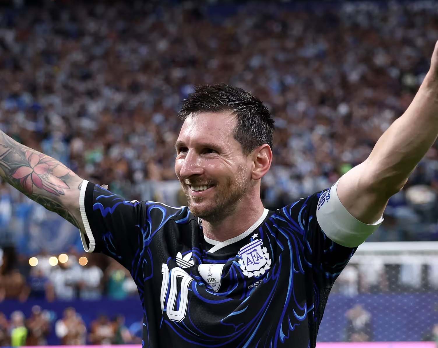  Messi announces retirement from international football